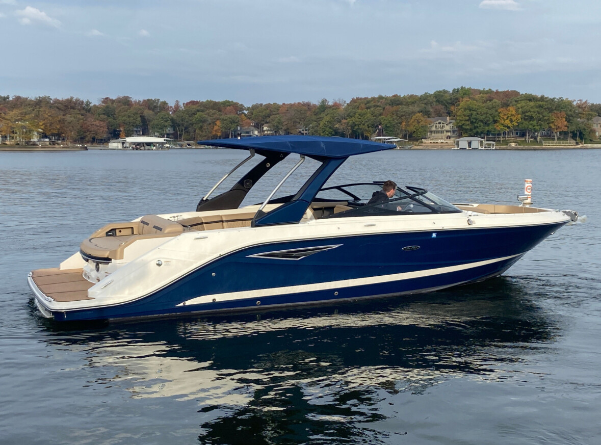 S.U.S.F.U. 310 SLX Sea Ray charter boat